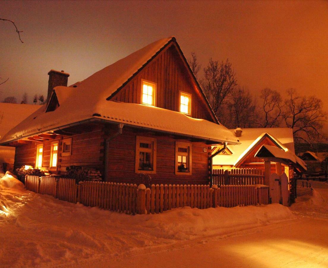 Dvor Magduska Vila Osturna Exterior foto